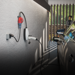 Adaptér Schuko zástrčka na CEE zásuvku – robustný napájací adaptér