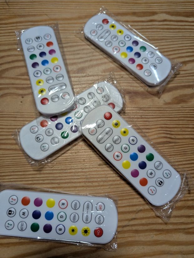 SMLIGHT universal IR remote control for LED strips
